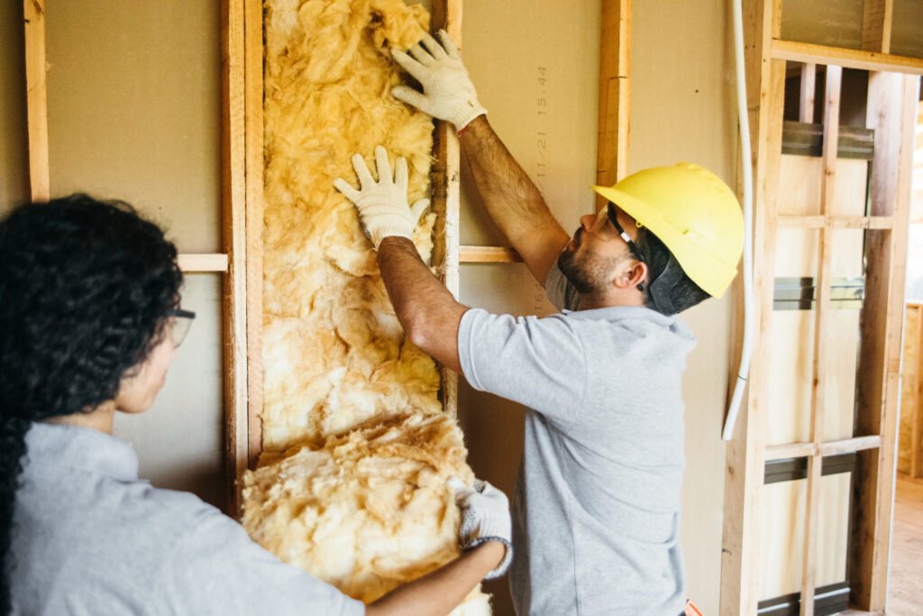 Signs You Need to Repair Roof or Repair the Insulation of Your Home